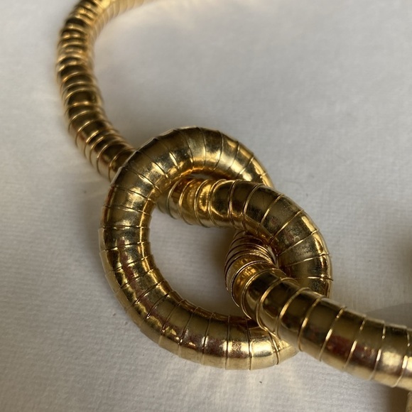 Vintage  Flexible Gold Tone Knot Fluid Metal Necklace - Picture 7 of 11
